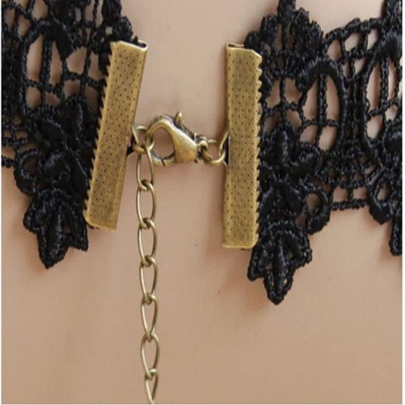 Gothic Lace Choker Necklace - Picture 3 of 3